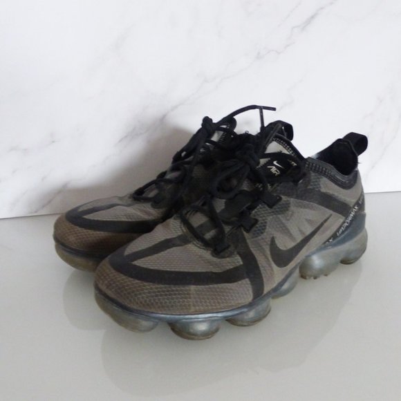 NIKE WMNS AIR VAPORMAX 2019 BLACK/BLACK-BLACK AR6632-002 - Picture 2 of 10